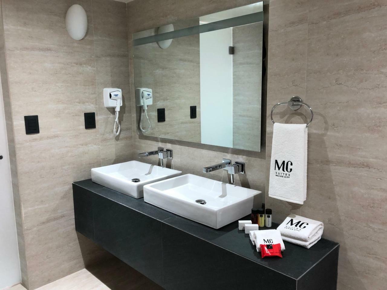MC Suites México DF Exterior foto Bathroom of a room at MG suites